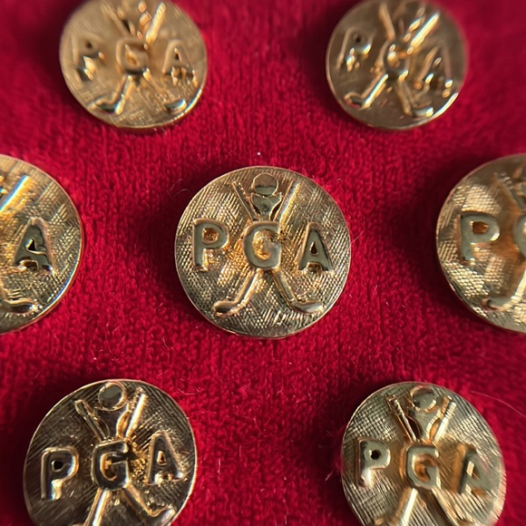 Set of Seven Gold Tone PGA Buttons - New Old Stock - Picture 6 of 11